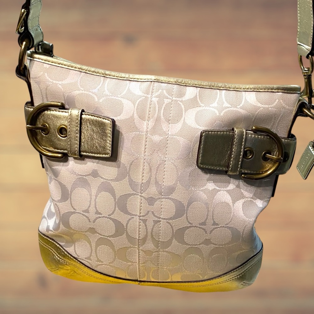 COACH vintage  SIGNATURE GOLD LOGO. 2 WAY STRAP CROSSBODY BAG